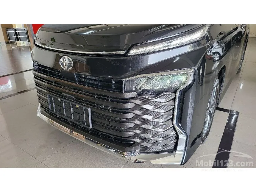 2026 Toyota Voxy (Premium Color) MPV