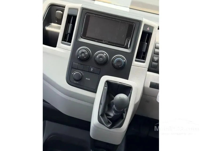 2026 Toyota Hiace Premio Van