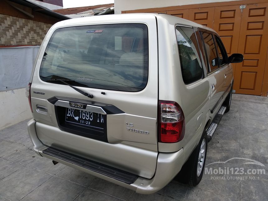 Jual Mobil  Isuzu  Panther  2013 LS 2 5 di Sumatera Utara 