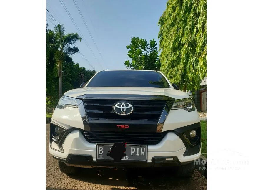 Jual Mobil Toyota Fortuner 2020 TRD 2.4 di Jawa Barat Automatic SUV Putih Rp 438.000.000
