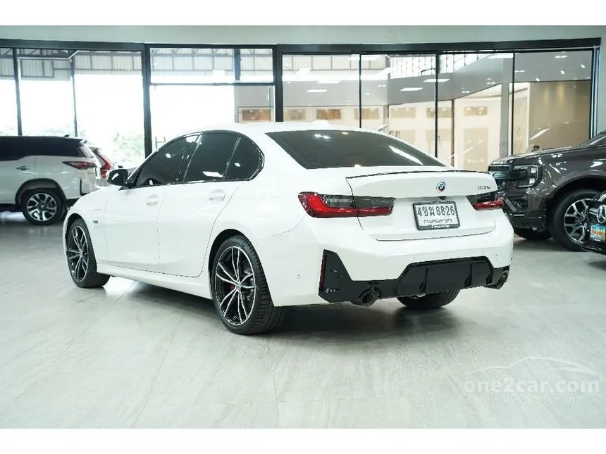 2023 BMW 330e M Sport Sedan