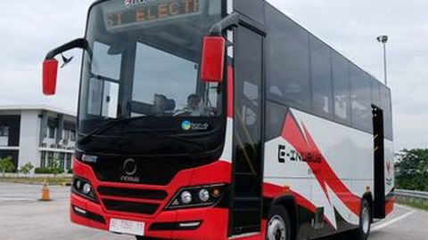 Bus Listrik Rakitan Lokal Mulai Uji Coba ke Jalanan Umum