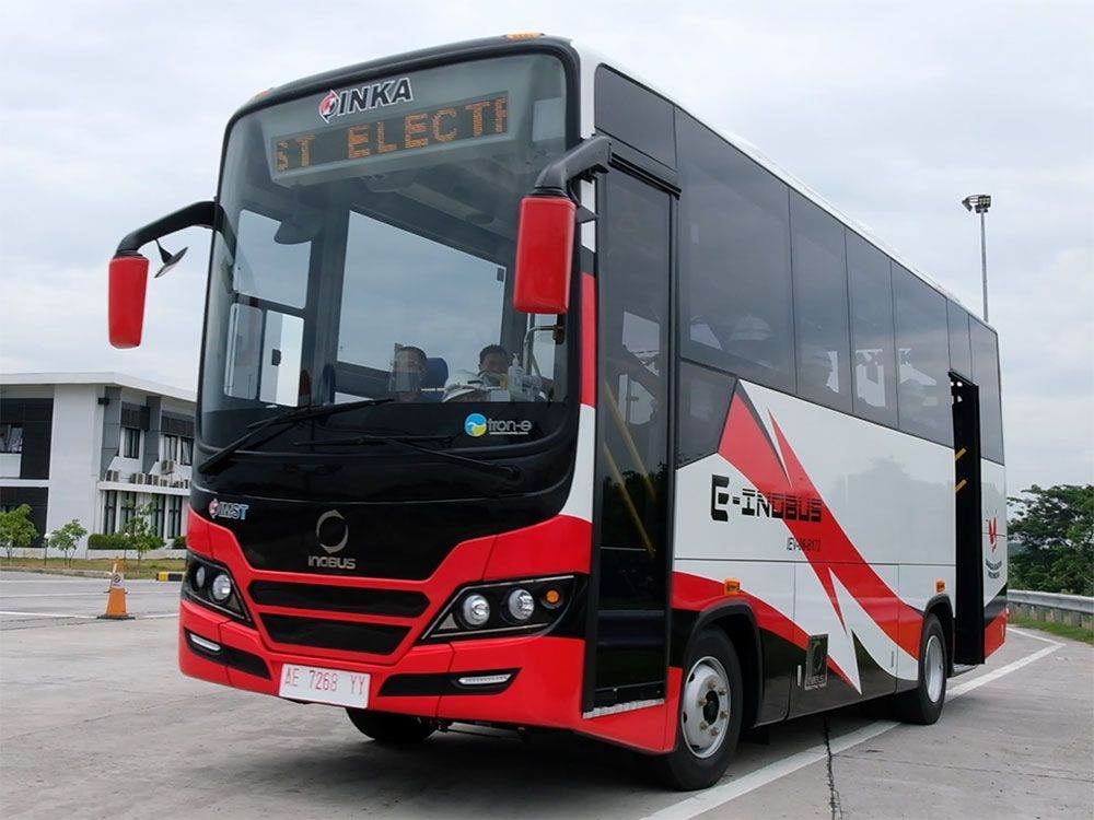 Bus Listrik Rakitan Lokal Mulai Uji Coba ke Jalanan Umum