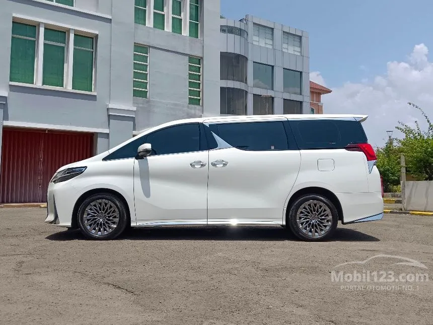 2023 Lexus LM 350 7 Seater MPV