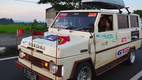 Mobil Tua ini Berhasil Tempuh Rute Jakarta-Timor Leste