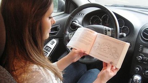 Mau Mudik Pakai Mobil Pribadi? Sempatkan Baca Buku Manual Kendaraan