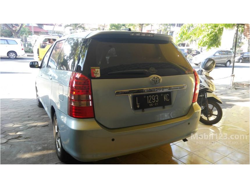 Jual Mobil Toyota Wish 2004  ZNE10 1 8 di Jawa Timur 