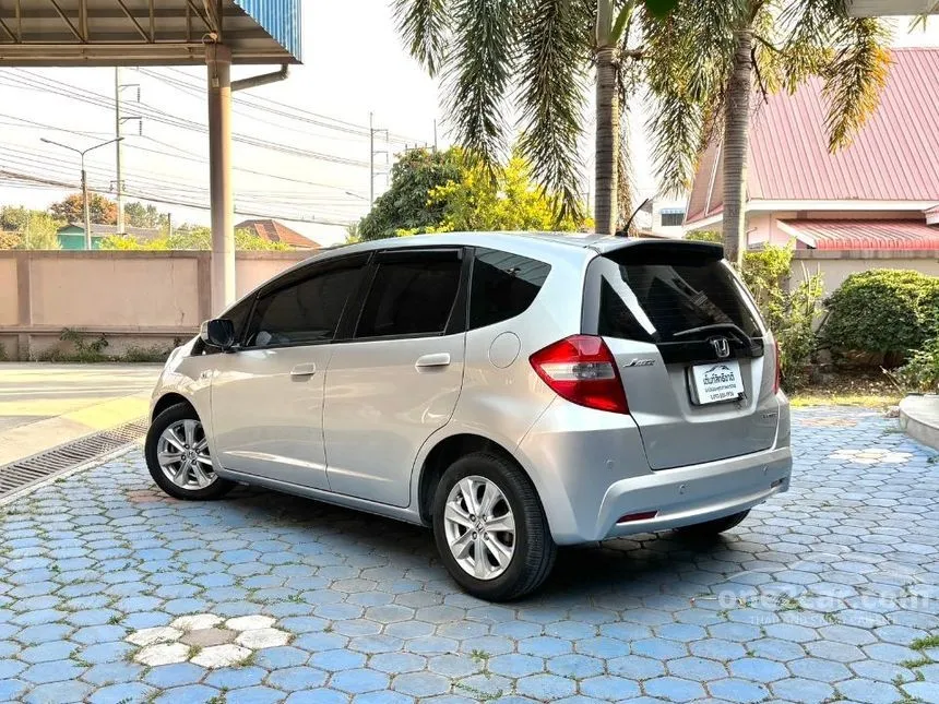 2012 Honda JAZZ V Hatchback