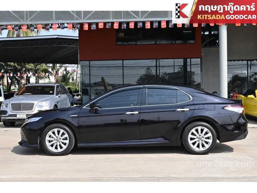 2019 Toyota Camry Hybrid Premium Sedan
