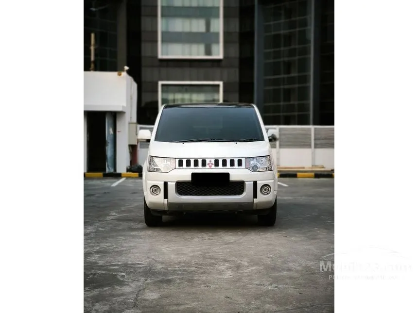2015 Mitsubishi Delica D5 MPV