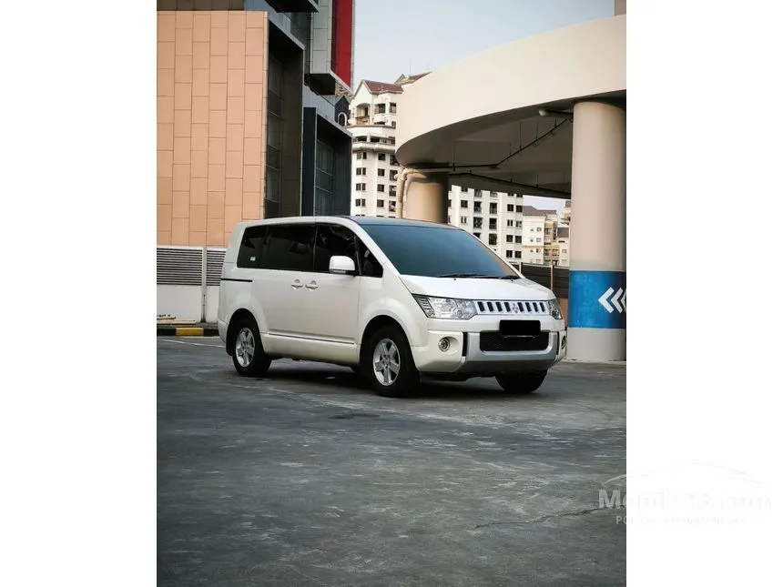 2015 Mitsubishi Delica D5 MPV