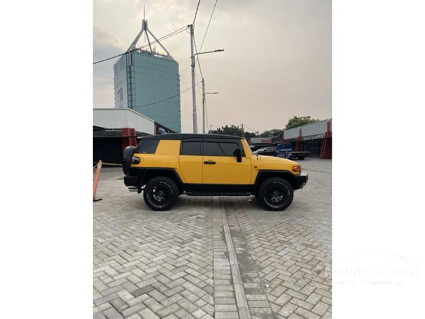 2017 Toyota FJ Cruiser SUV