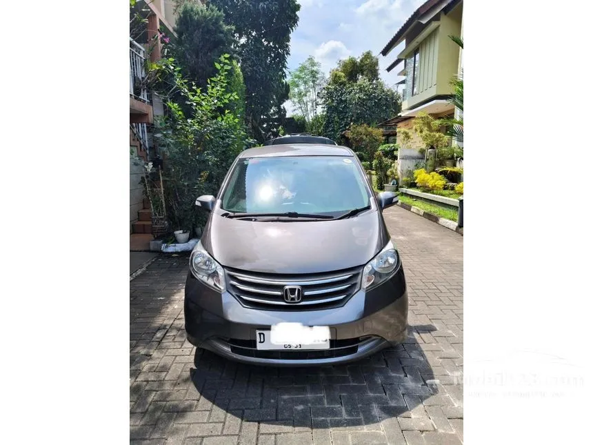 2011 Honda Freed Power Sliding Door MPV