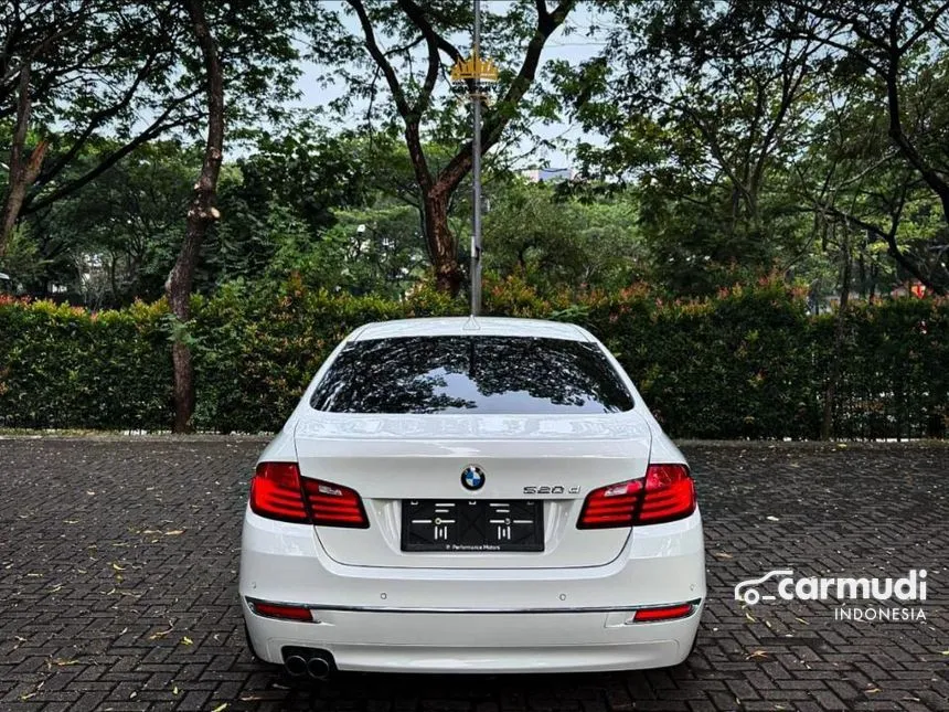 2015 BMW 520d Luxury Sedan