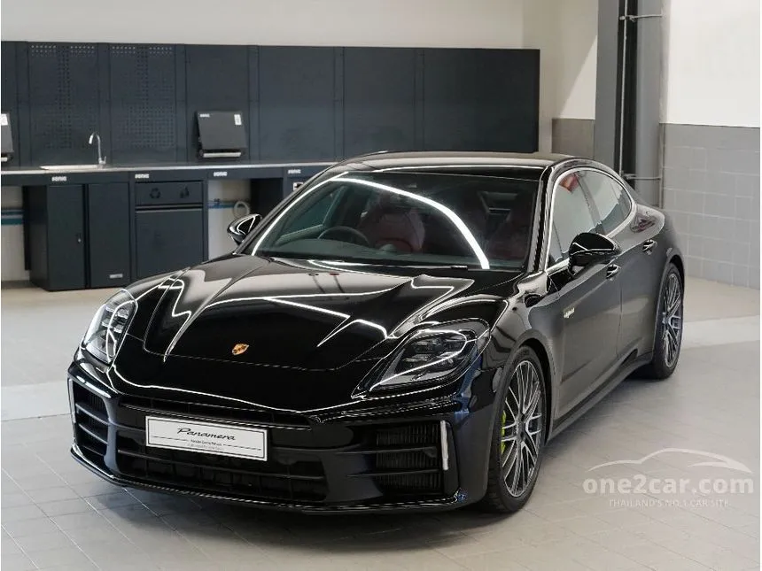 2025 Porsche PANAMERA 4 E-Hybrid Sedan