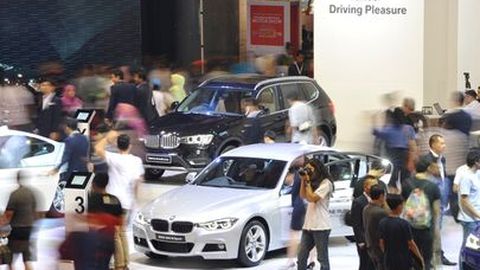 BMW 320i M Sport Alcantara Edition Hadir di IIMS 2016