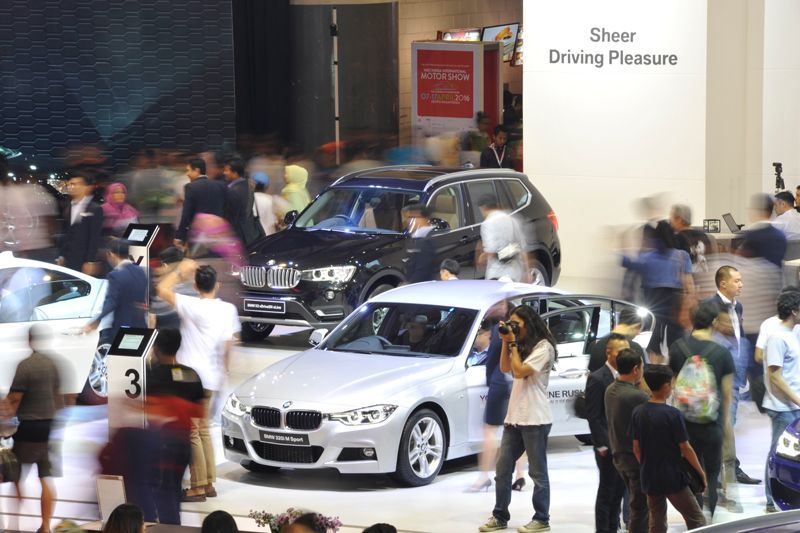 BMW 320i M Sport Alcantara Edition Hadir di IIMS 2016