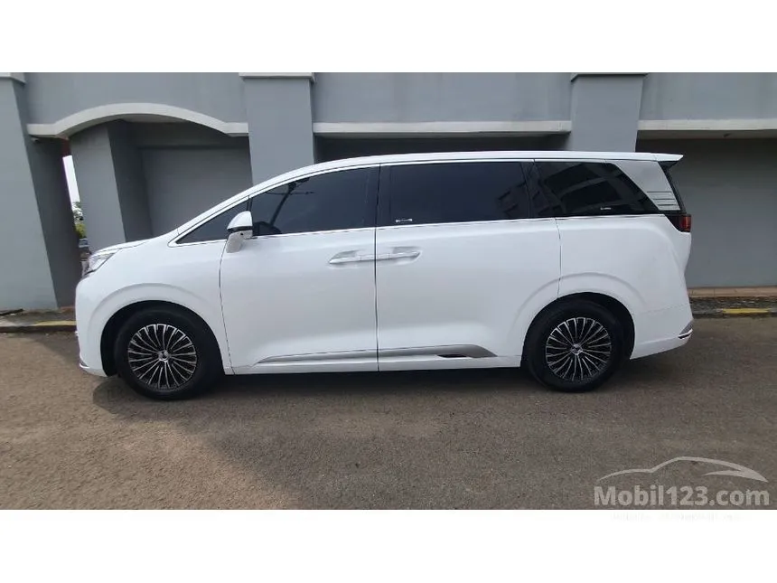 2024 Denza D9 Advanced MPV