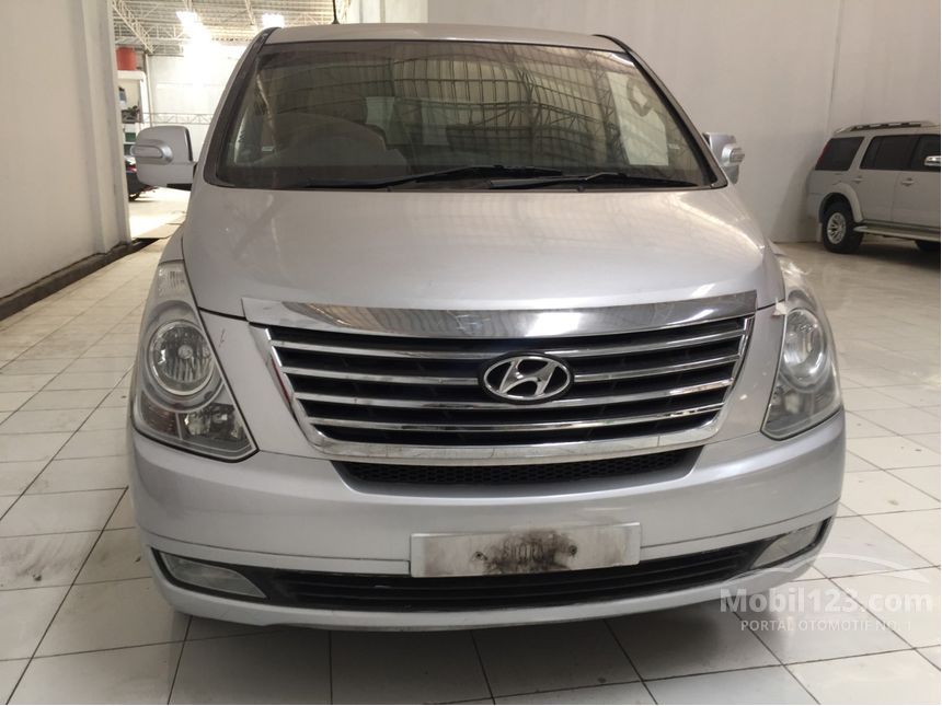 Jual Mobil Hyundai H-1 2011 XG 2.4 di Banten Automatic MPV 