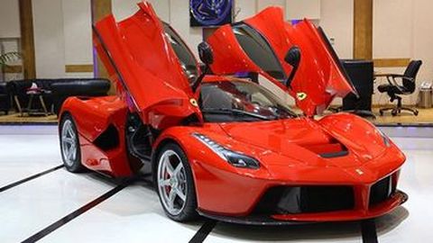 Justin Bieber Beli Ferrari Terganas