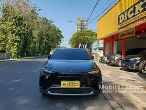 2023 Toyota BZ4X (2 Tone) SUV