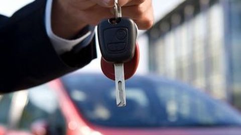 Banyak Stok Numpuk, Benarkah Akhir Tahun Jadi Momen yang Tepat untuk Beli Mobil Bekas?