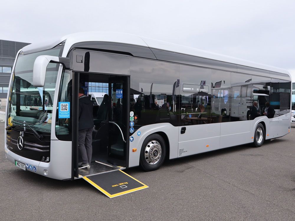 Mercedes-Benz Pikir Ulang Rencana Produksi dan Jual Bus Listrik di Indonesia 2024