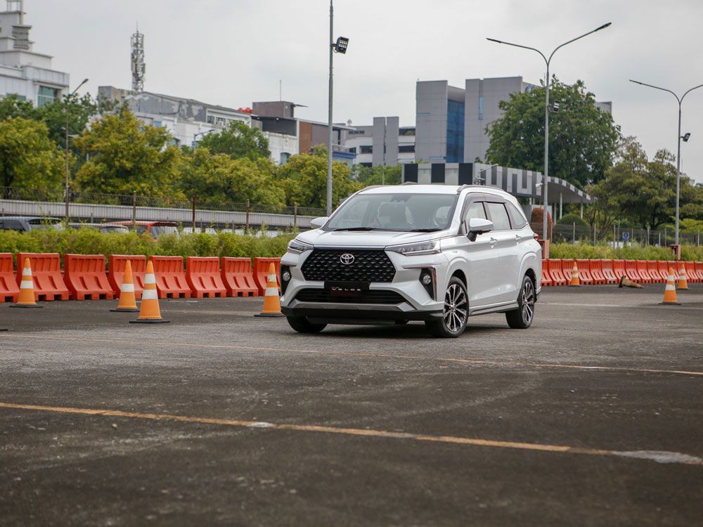 Kapan Veloz Hybrid Hadir, Toyota?