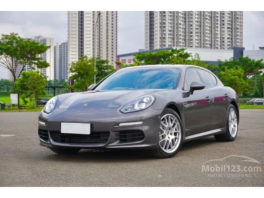 2013 Porsche Panamera S Hatchback