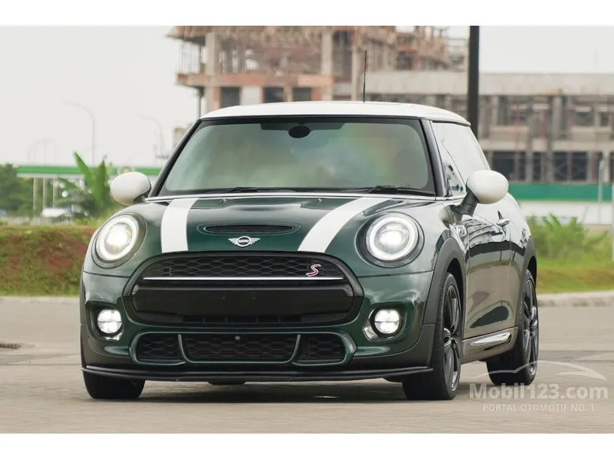 2018 MINI Cooper S 3 Door (Red Hot) Hatchback