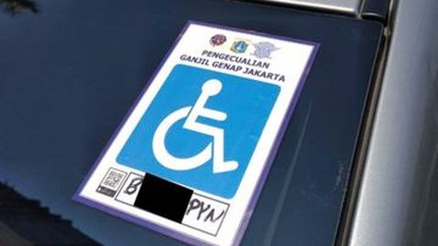 Ingat, Ada Stiker Sakti untuk Bebas dari Aturan Ganjil Genap