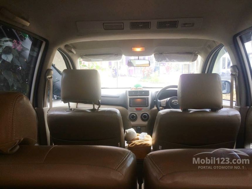 2013 Daihatsu Xenia R ATTIVO MPV