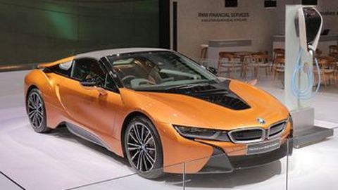 BMW i8 Roadster, Menelisik Sportscar Masa Depan di GIIAS 2018