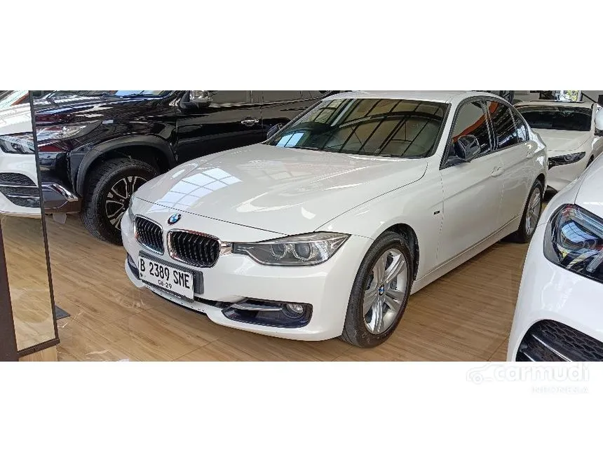 2014 BMW 320i Luxury Sedan