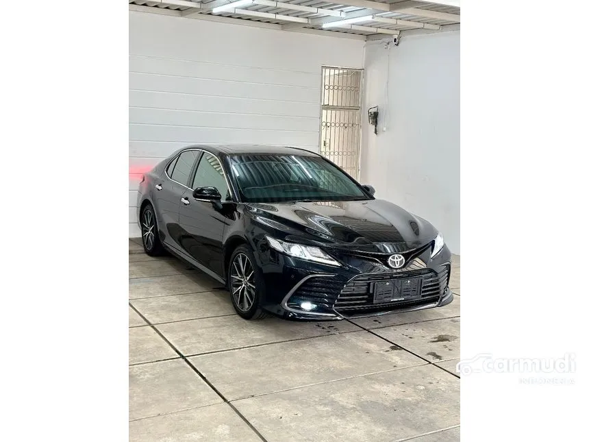 2021 Toyota Camry V Sedan
