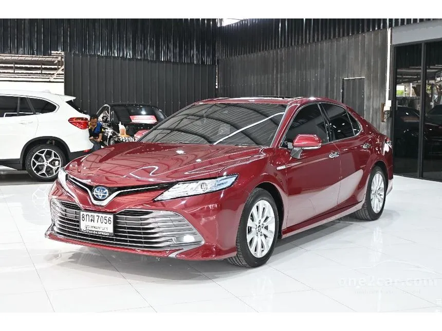 2018 Toyota CAMRY Hybrid Premium Sedan
