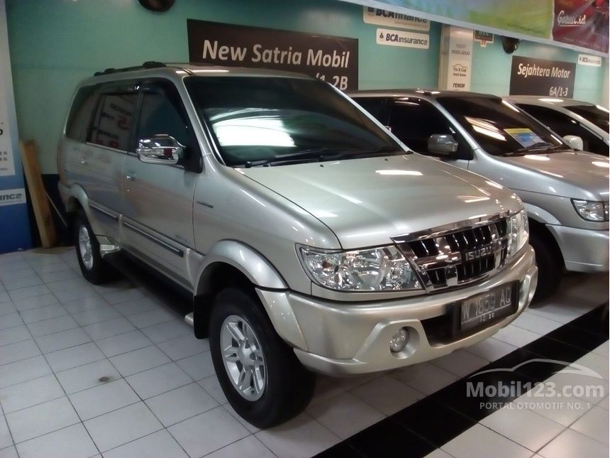 Jual Mobil Isuzu Panther 2010 GRAND TOURING 2.5 di Jawa Jual Mobil Isuzu Panther 2010 GRAND TOURING 2.5 di Jawa