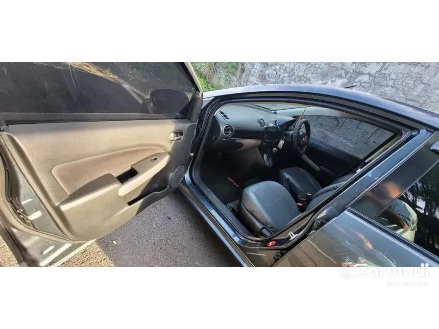 2012 Mazda 2 V Hatchback