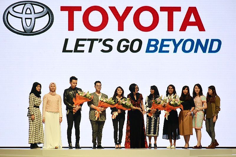 5 Desainer Hasilkan Busana Mencerminkan Karateristik Toyota Sienta 2