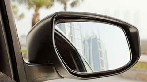 Ini Tips Posisi Spion yang Aman dari Nissan