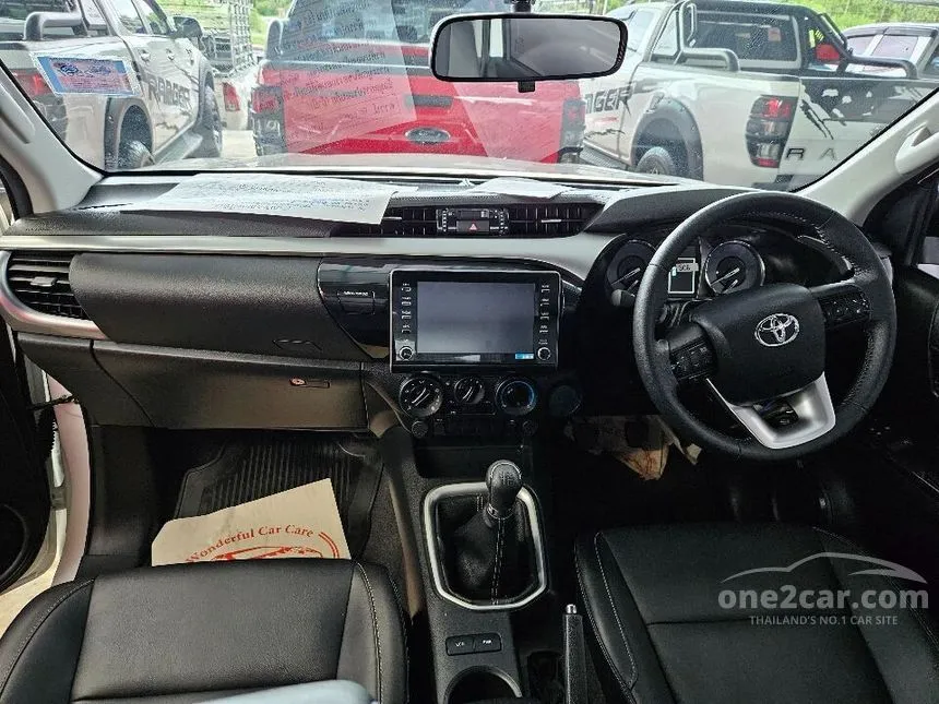 2022 Toyota Hilux Revo Prerunner Mid Pickup