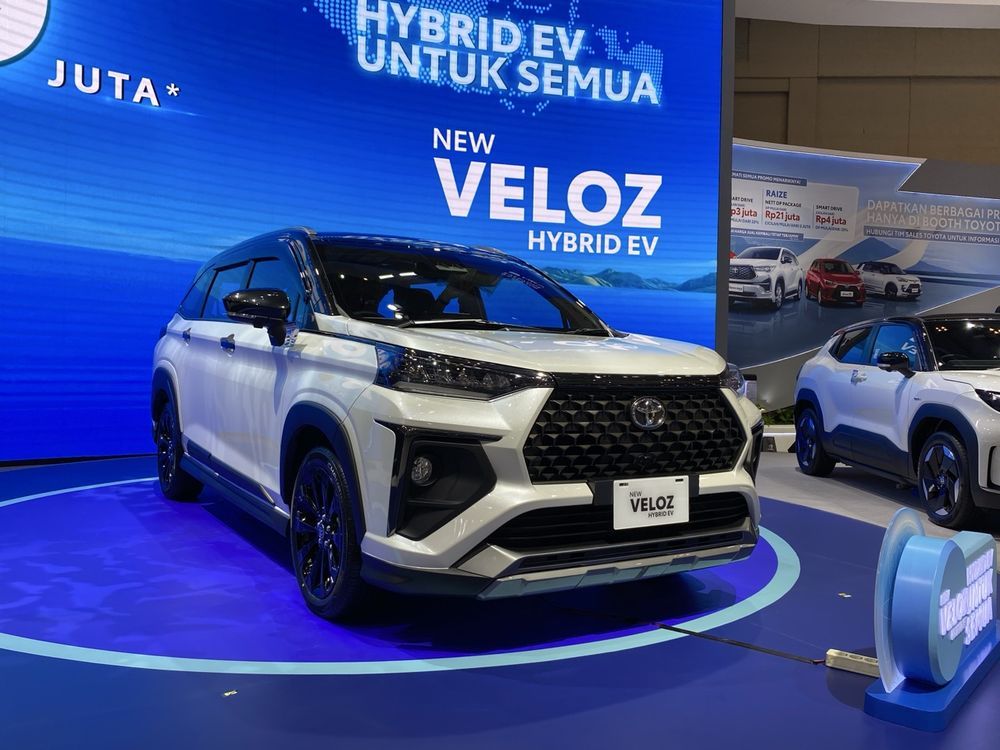 Harga Rp300 Jutaan, Mending Toyota Veloz Hybrid atau Suzuki XL7 Hybrid? Ini Perbandingannya