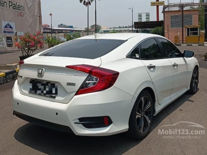 2017 Honda Civic ES Sedan