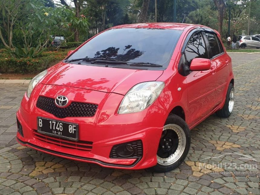 Jual Mobil Toyota Yaris 2006 E 1.5 di Jawa Barat Automatic Hatchback 