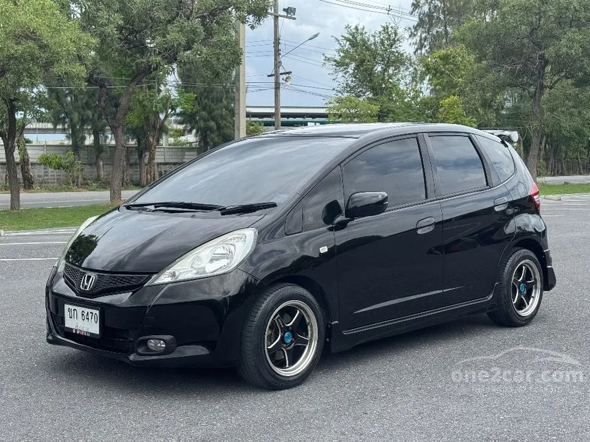 2011 Honda JAZZ V Hatchback