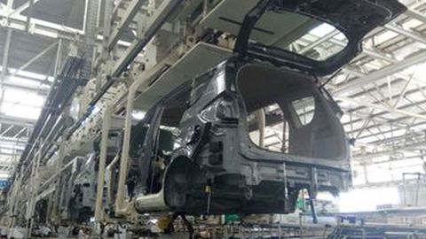 1 Unit Suzuki Ertiga Dirakit dalam Waktu 3 Menit