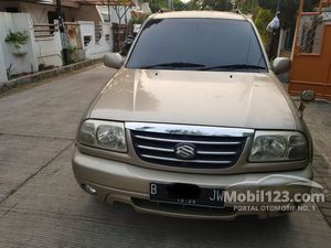  Suzuki  Grand Escudo  XL  7 Mobil  Bekas  Baru  dijual  di 