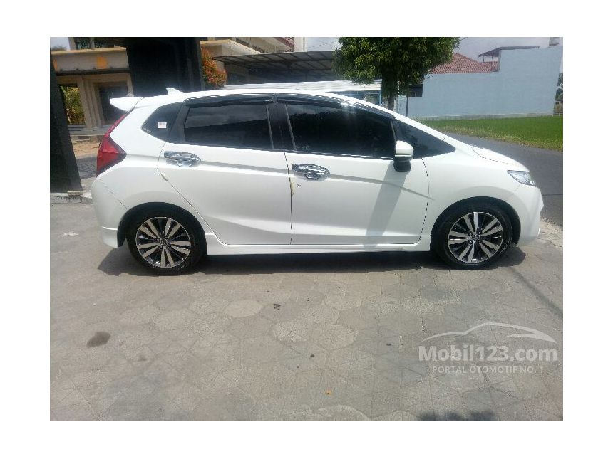 Jual Mobil Honda Jazz 2015 RS Black Top Limited Edition 1 