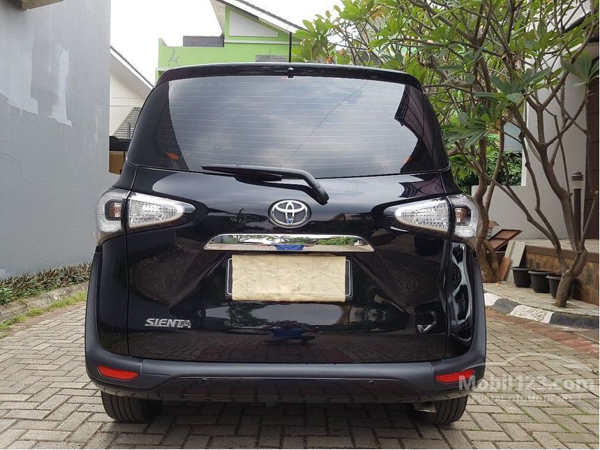 2016 Toyota Sienta V MPV