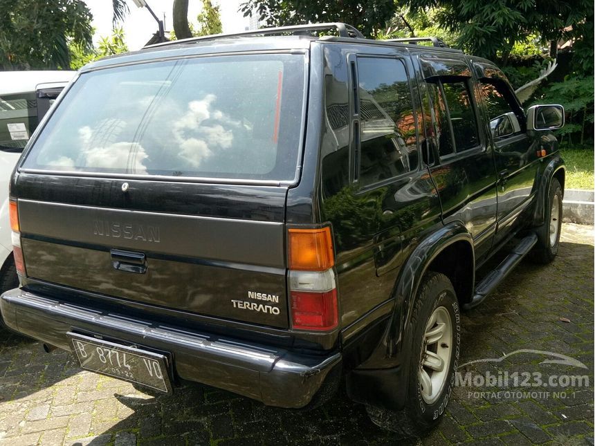 Jual Mobil Nissan Terrano 2002 Spirit 2.4 di DKI Jakarta 